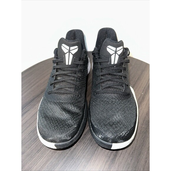 Size 8 - Nike Mamba Focus Black